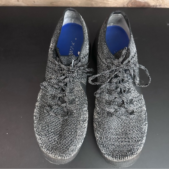 Nike Air Vapormax Flyknit Mens Size 11 Oreo Cookies Sneaker Athleisure - Picture 6 of 9